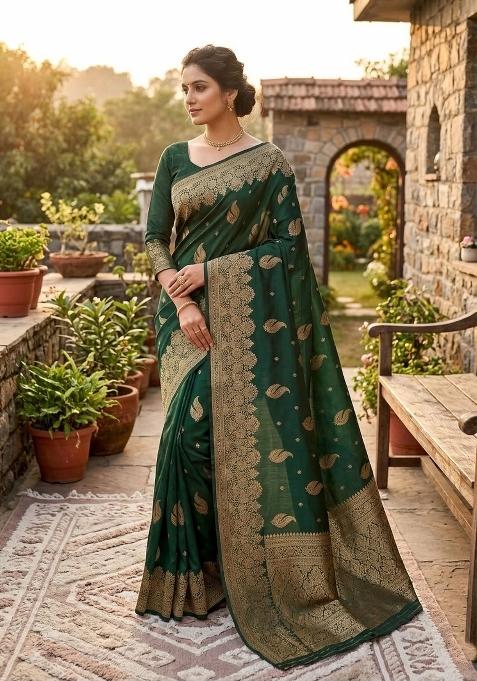 Green Zari Weaving Banarasi Saree Set
