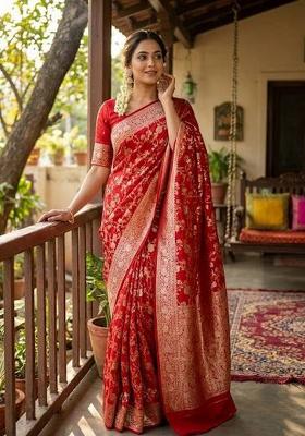 Red Zari Weaving Silk Saree Set