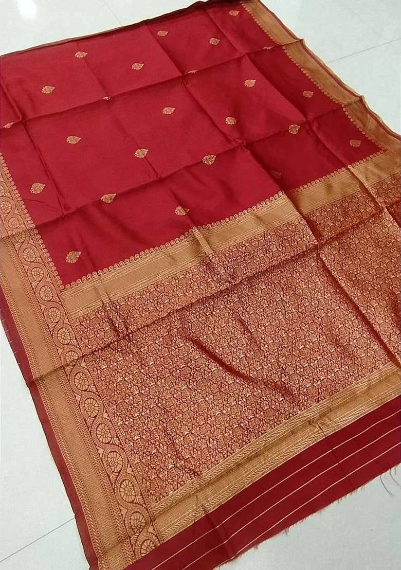 Red Zari Weaving Silk Saree Set for Diwali | Wedding & Festive Wear - Indya