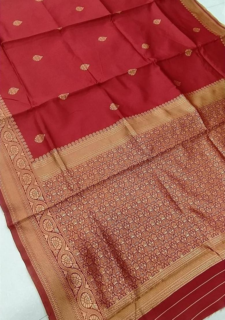 Red Zari Weaving Silk Saree Set - Indya