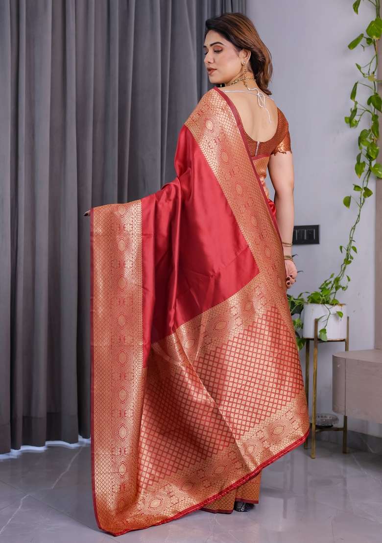 Red Silk Blend Saree Set with Zari Work for Diwali | Wedding & Festive Wear - Indya