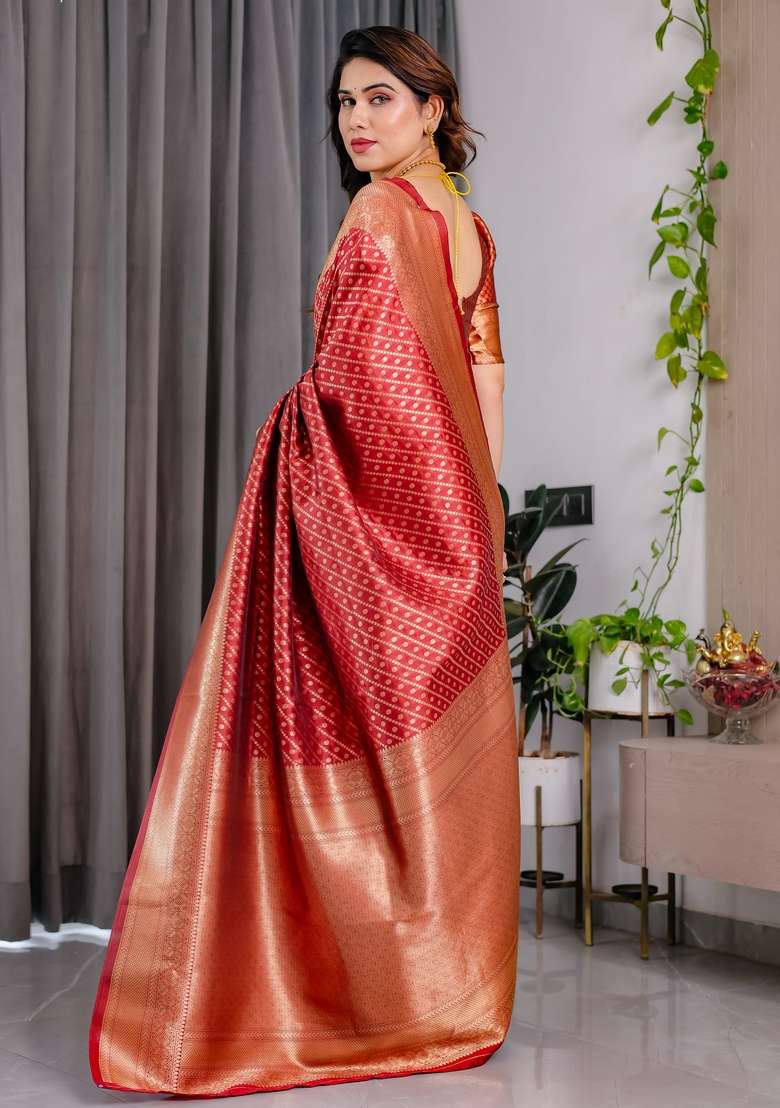Red Silk Blend Saree Set with Zari Work for Diwali | Wedding & Festive Wear - Indya