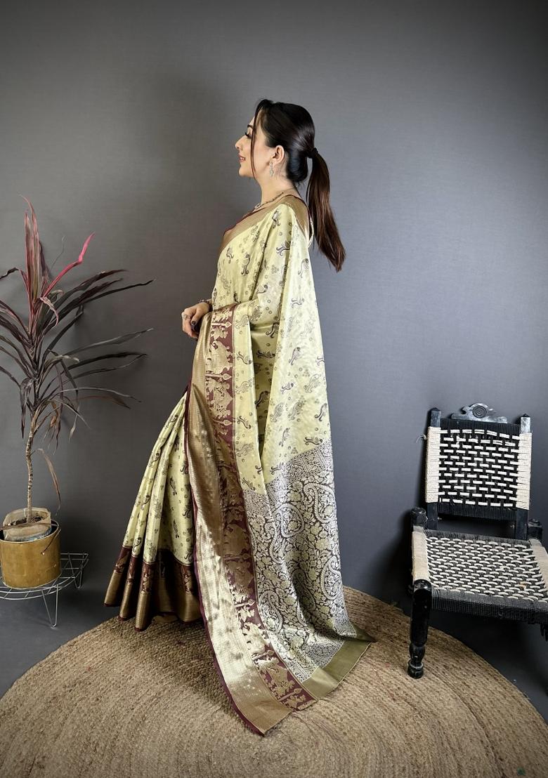 Pista Jacquard Silk Saree Set - Indya
