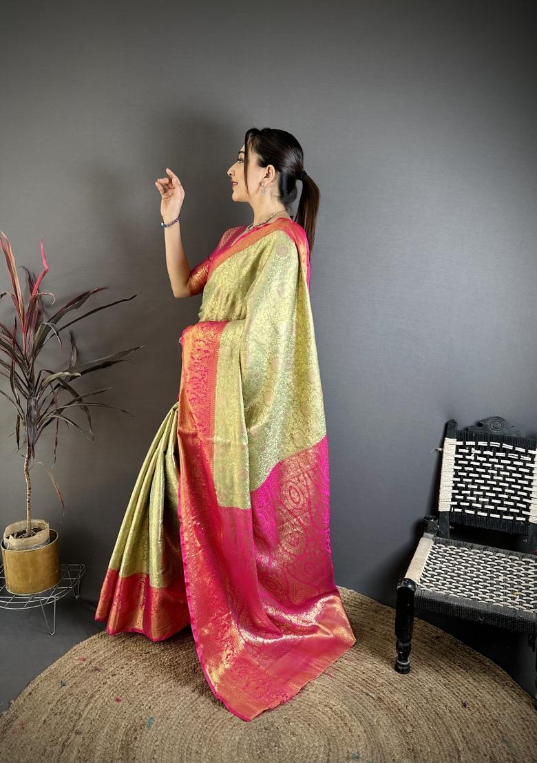 Pista Jacquard Silk Saree Set - Indya