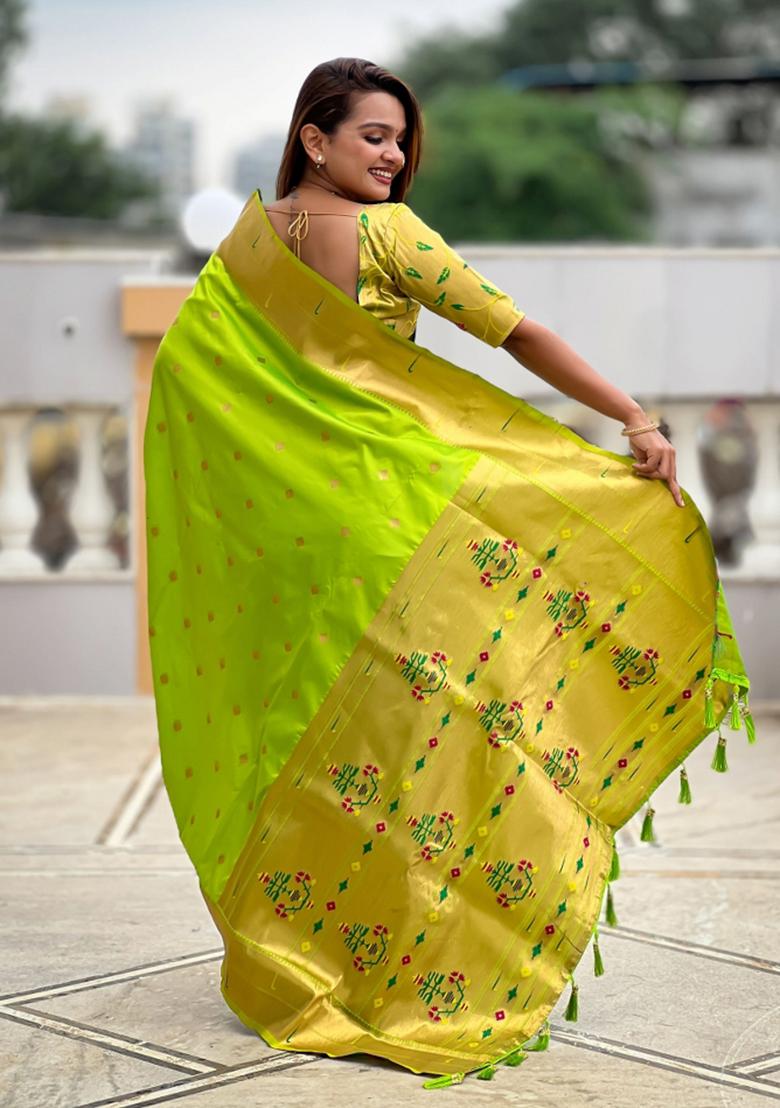 Parrot Green Jacquard Silk Saree Set - Indya