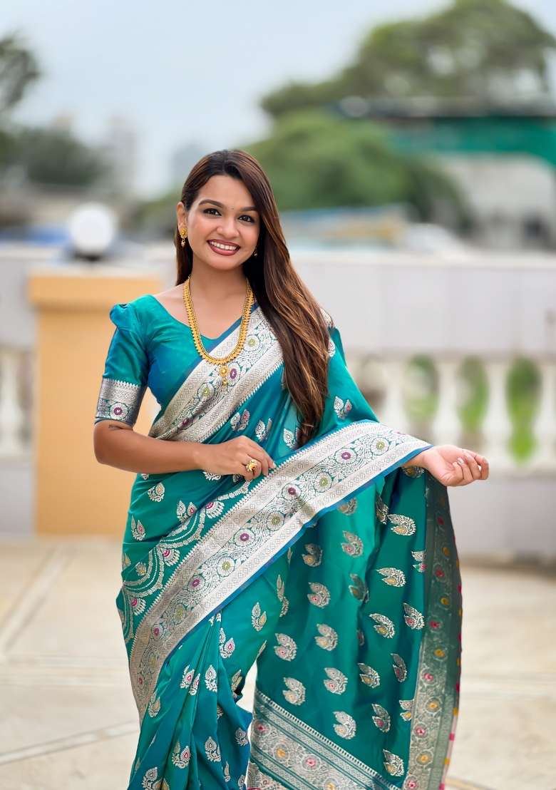 Teal Green Jacquard Silk Saree Set for Diwali and Festive Wear - Indya