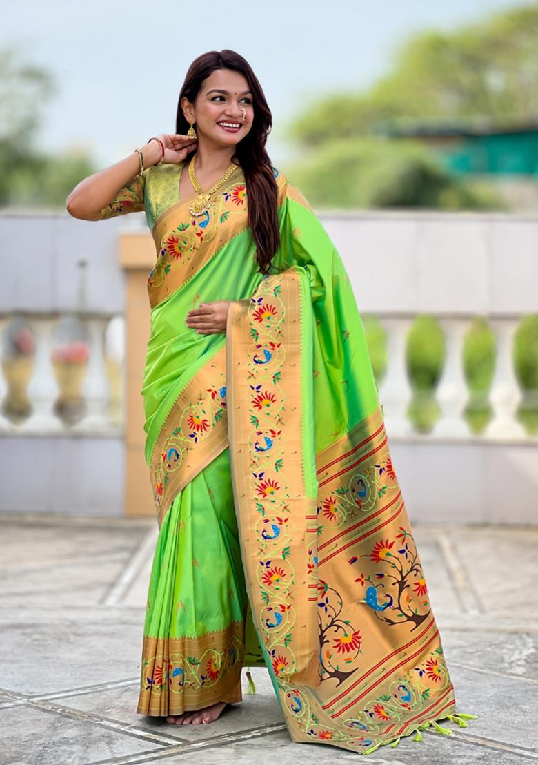 Parrot Green Jacquard Silk Saree Set - Indya