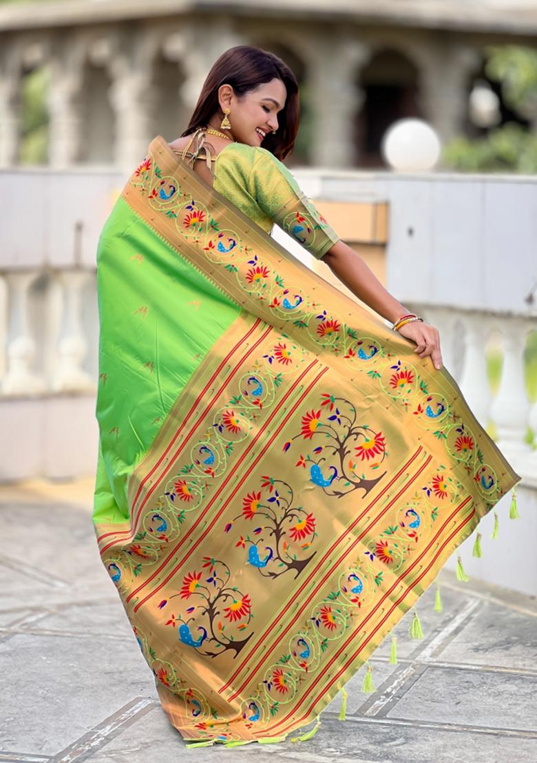 Parrot Green Jacquard Silk Saree Set - Indya