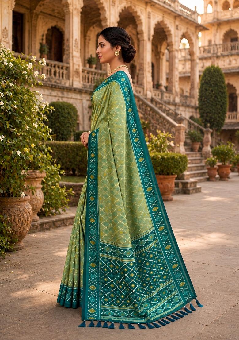 Pista Jacquard Silk Saree Set - Indya