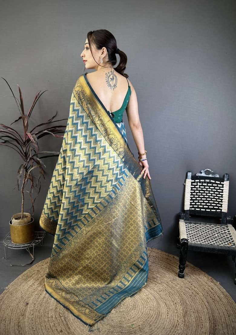 Green Zig Zag Silk Saree Set for Diwali | Wedding & Festive Wear - Indya