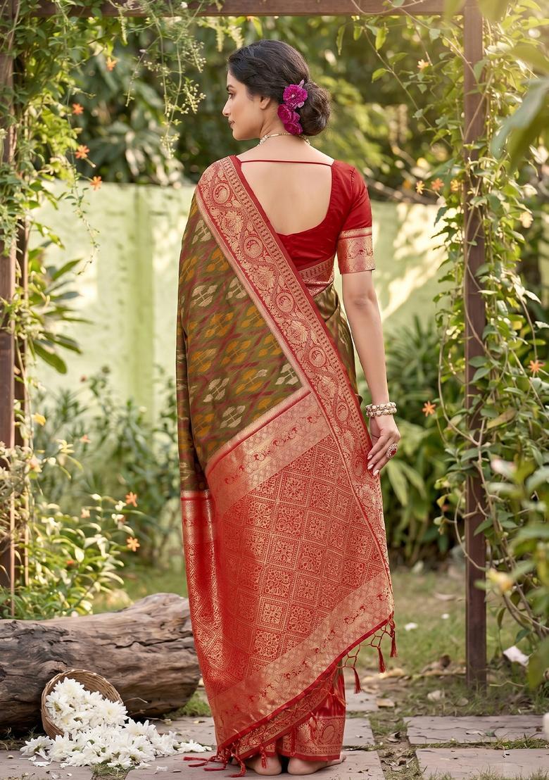 Green Zari Work Silk Saree Set - Indya