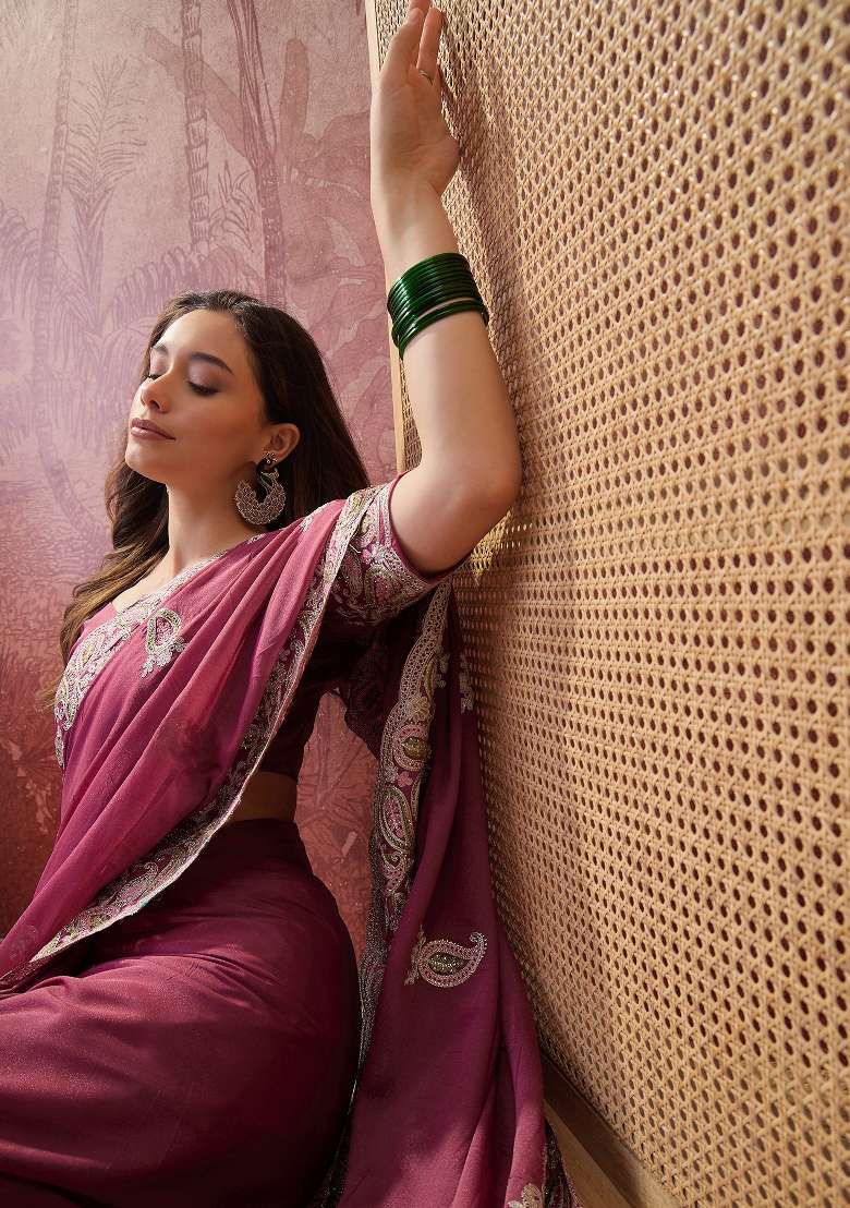 Pink Silk Saree Set with Embroidered for Diwali | Wedding & Festive Wear - Indya