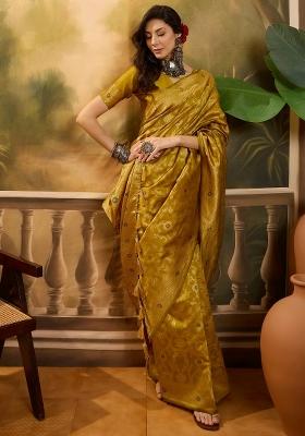 Golden Applique Banarasi Saree Set