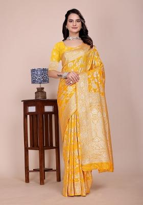Yellow Tapela Dying Silk Saree Set