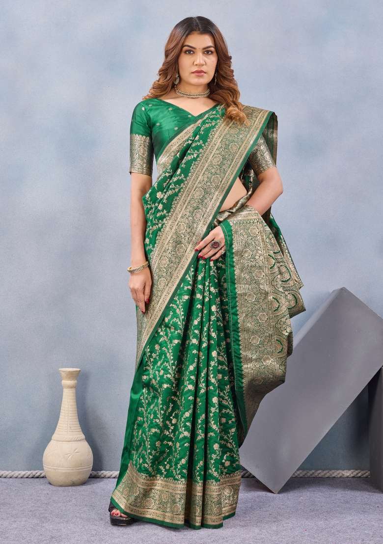 Green Printed Handloom Saree Set for Diwali and Festive Wear - Indya