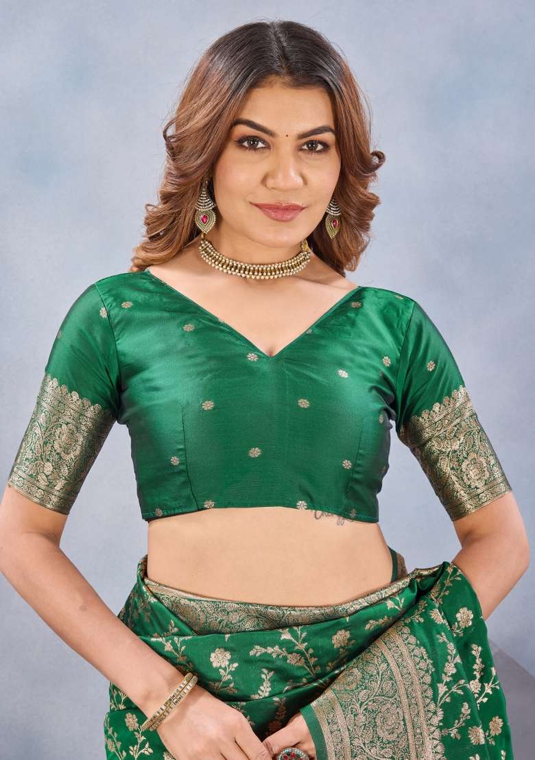 Green Printed Handloom Saree Set for Diwali and Festive Wear - Indya