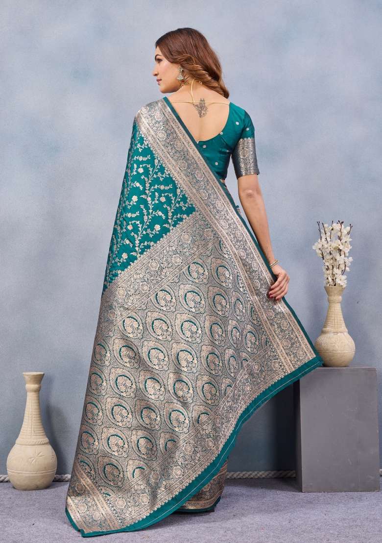 Turquoise Printed Handloom Saree Set for Diwali and Festive Wear - Indya