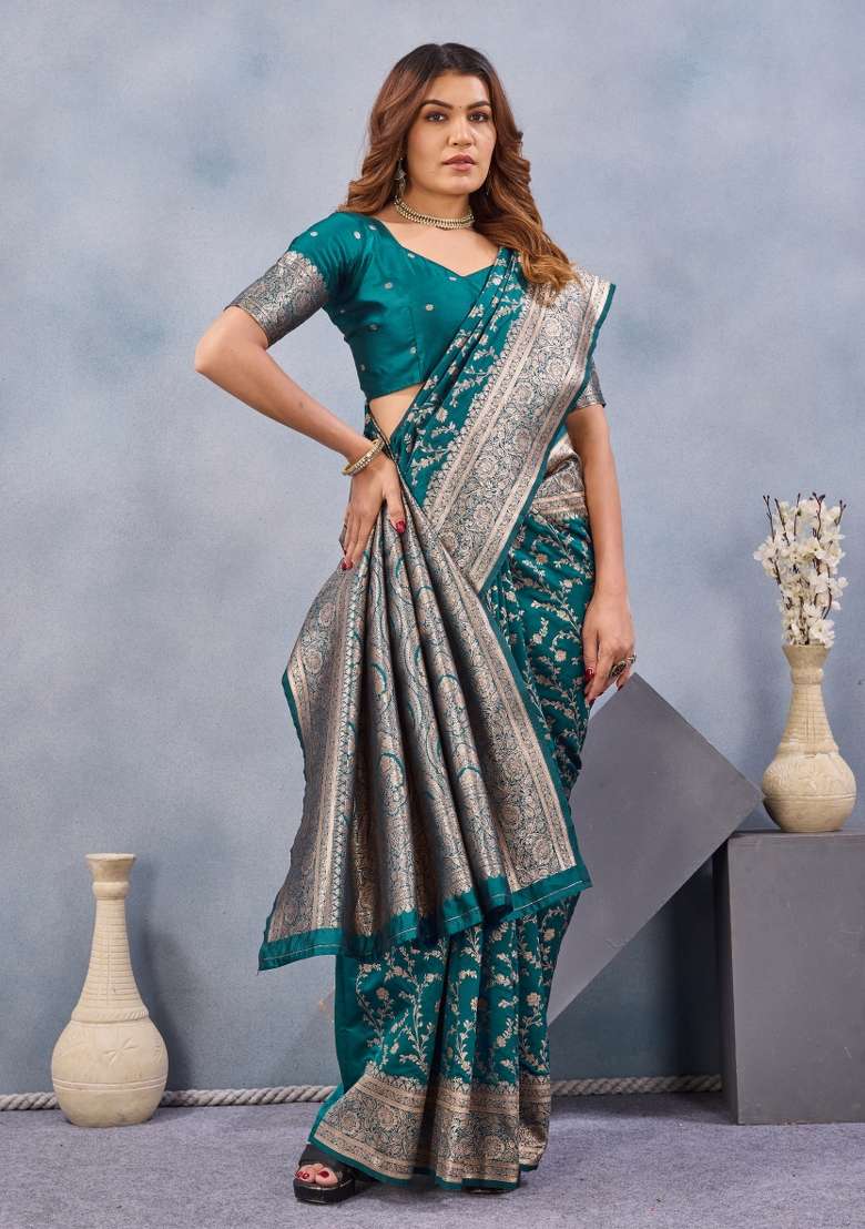 Turquoise Printed Handloom Saree Set for Diwali and Festive Wear - Indya
