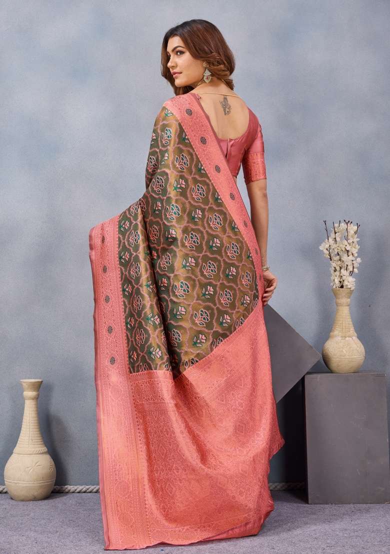 Green And Pink Printed Handloom Saree Set for Diwali and Festive Wear - Indya