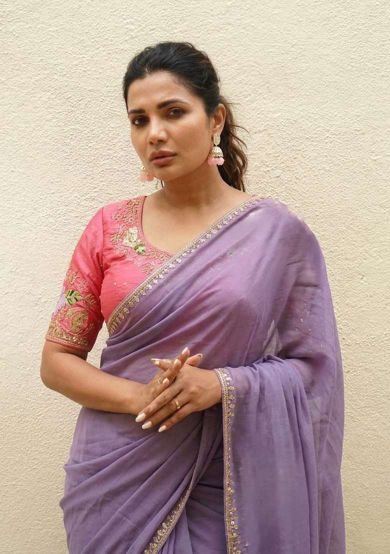 Lavender Silk Saree Set with Embroidered for Diwali | Wedding & Festive Wear - Indya