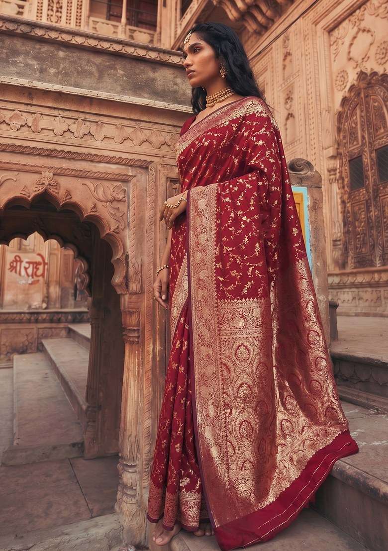 Red Jacquard Work Silk Blend Saree Set for Diwali | Wedding & Festive Wear - Indya
