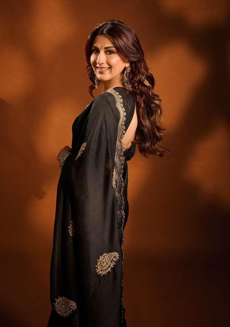 Black Embroidered Silk Blend Saree Set for Diwali and Festive Wear - Indya