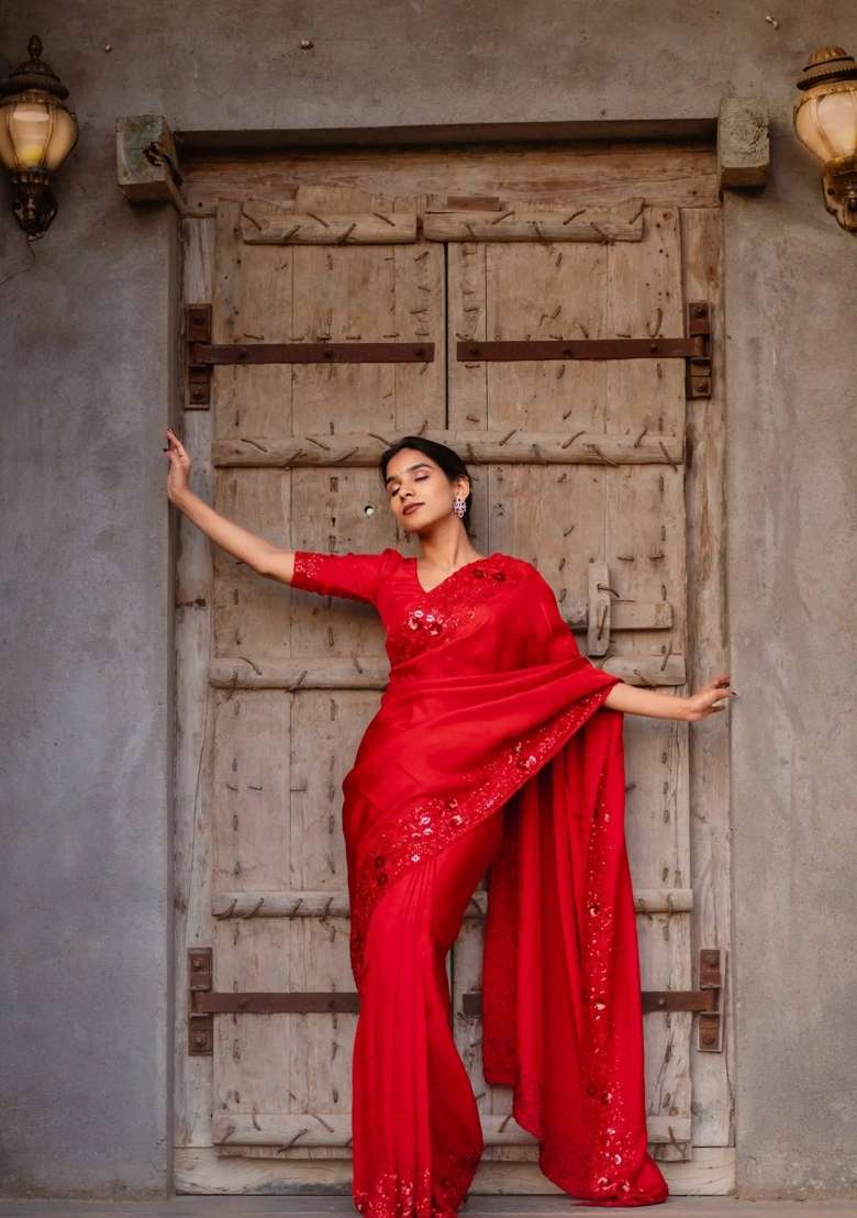 Red Embroidered Silk Blend Saree Set for Diwali and Festive Wear - Indya