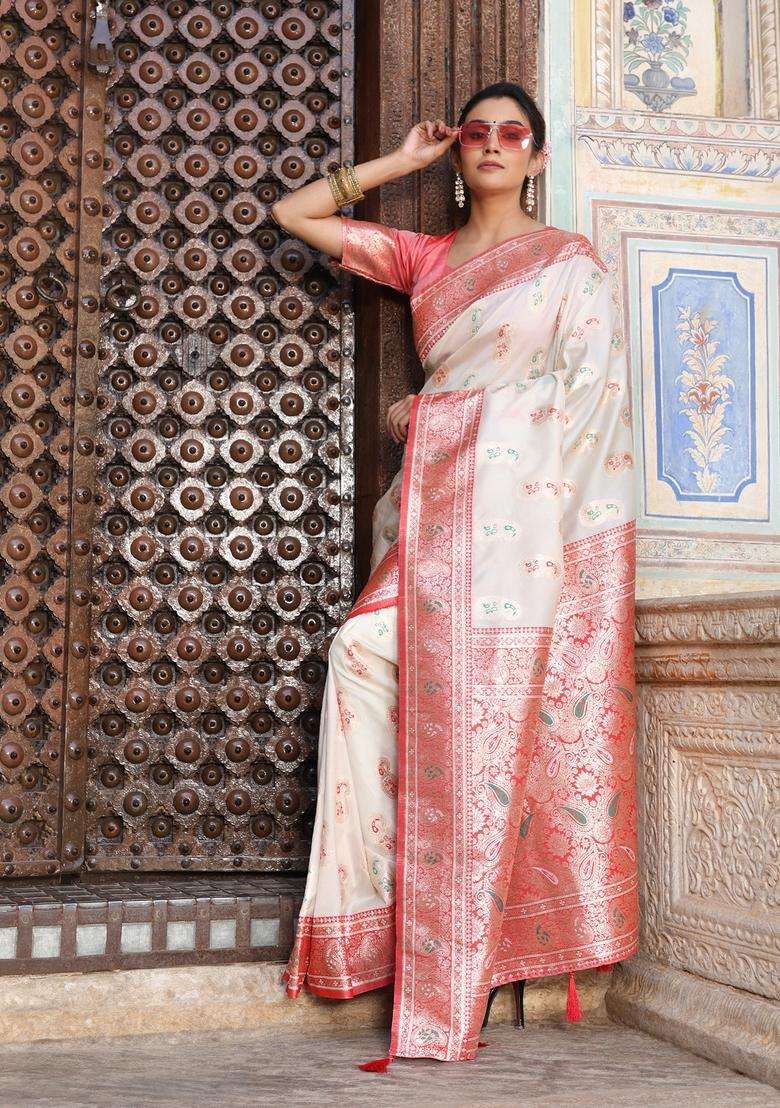 White Jacquard Silk Saree Set for Diwali and Festive Wear - Indya