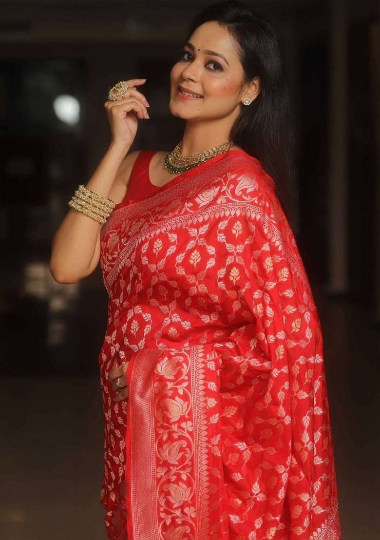 Red Embroidery Silk Saree Set - Indya