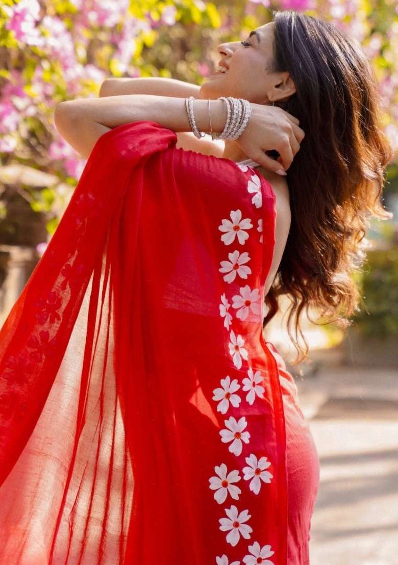 Red Embroidered Cotton Saree Set - Indya