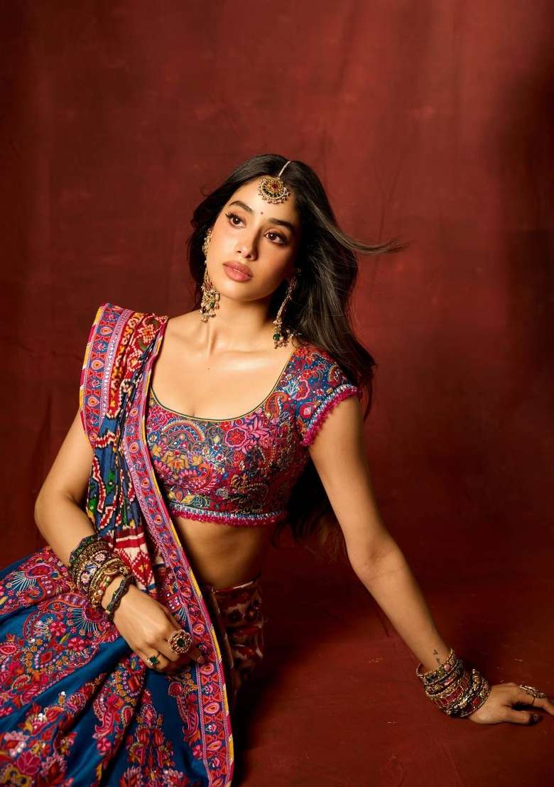 Blue Embroidered Chinon Saree Set - Indya