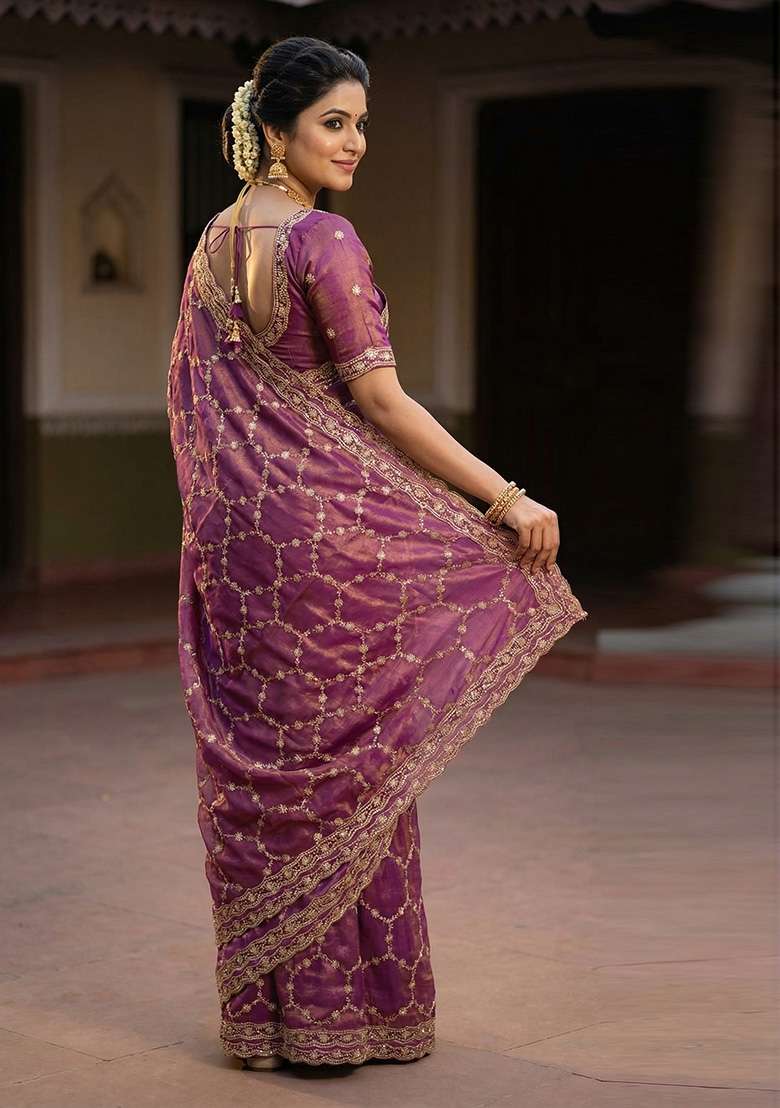 Onion Pink Geomatric Silk Saree Set - Indya