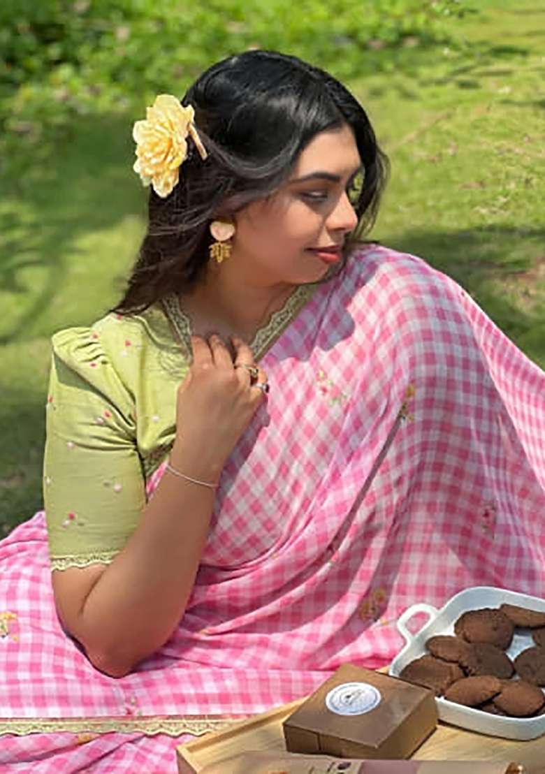 Pink Checked Linen Saree Set - Indya