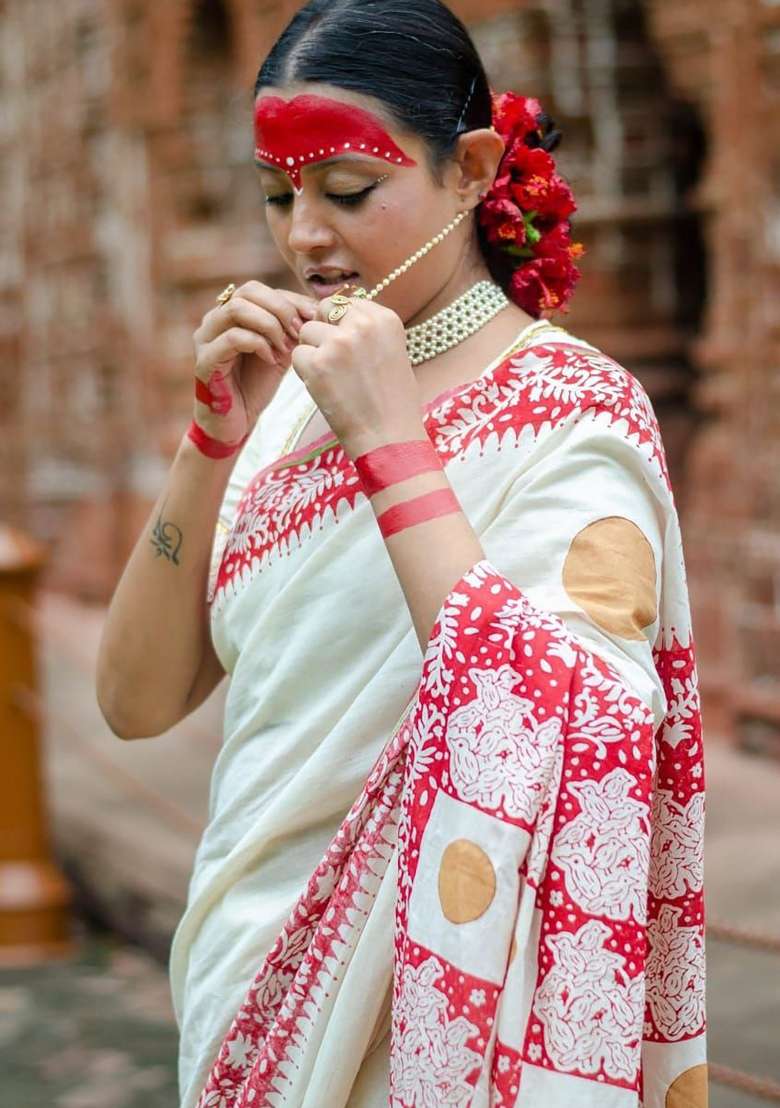 Off White And Pink Polka Dot Linen Saree Set - Indya