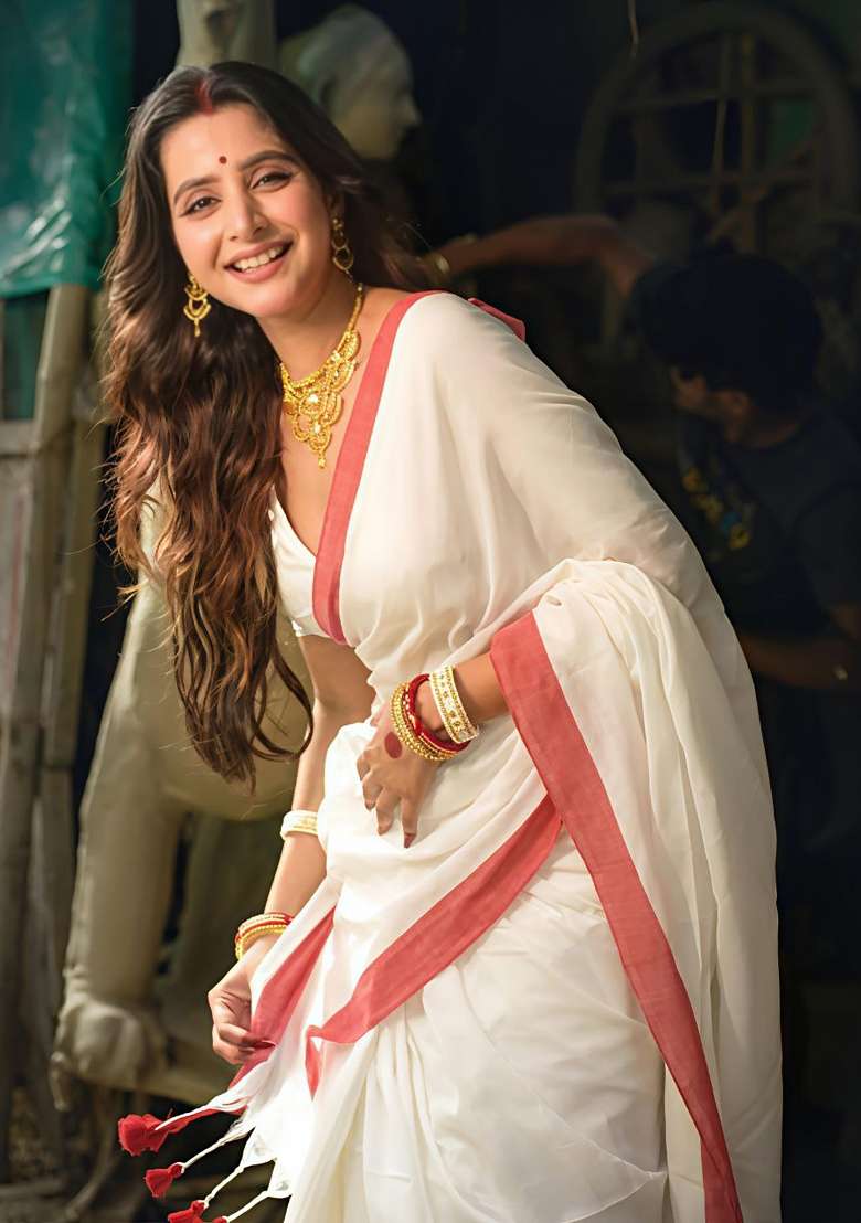 Off White And Red Plain Linen Saree Set - Indya