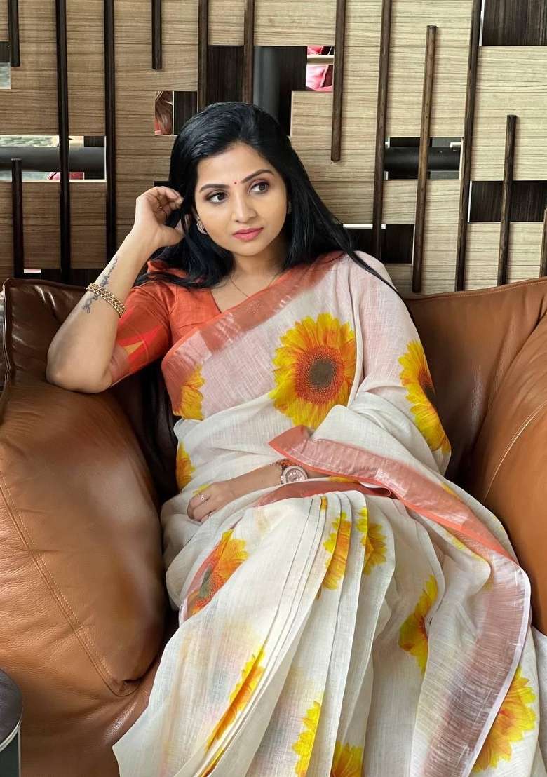 Off White Floral Print Linen Saree Set - Indya
