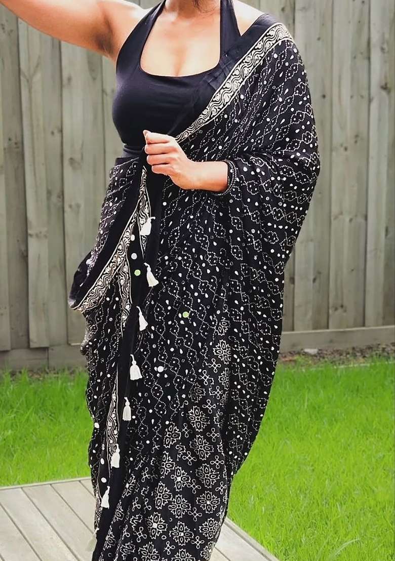 Black Geomatric Silk Saree Set - Indya