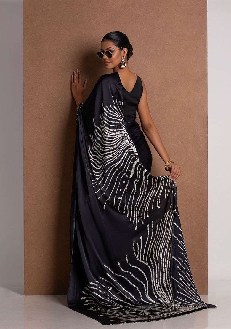Black Floral Print Model Saree Set - Indya