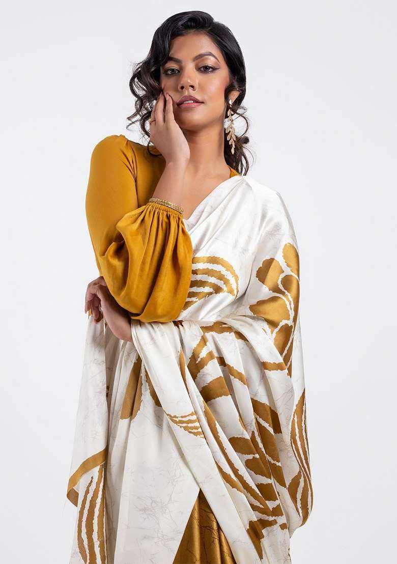White Floral Print Model Saree Set - Indya