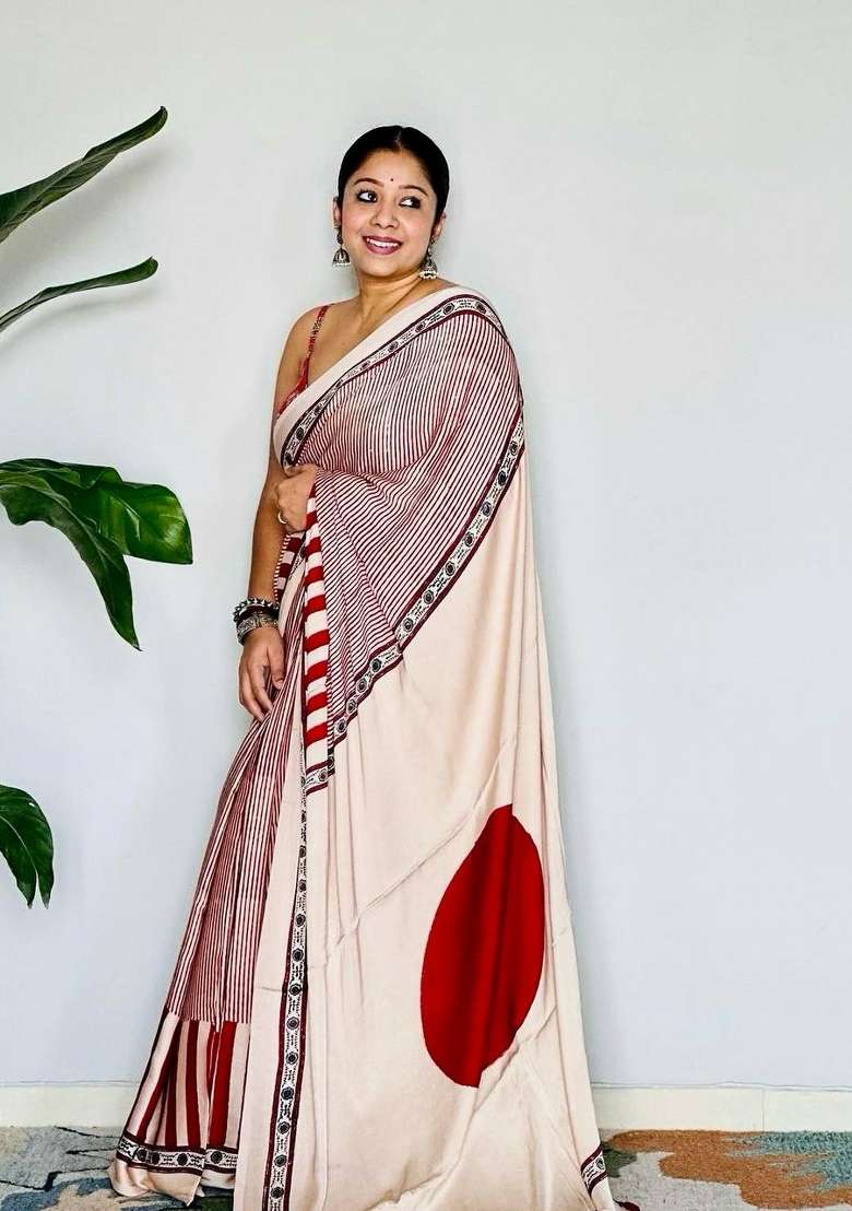 Cream Floral Print Model Saree Set - Indya