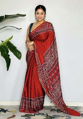 Red Floral Print Model Saree Set