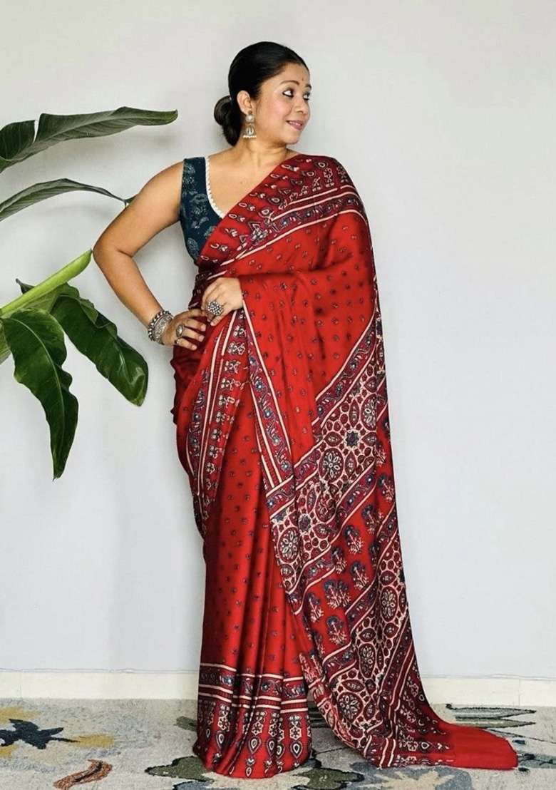 Red Floral Print Model Saree Set - Indya