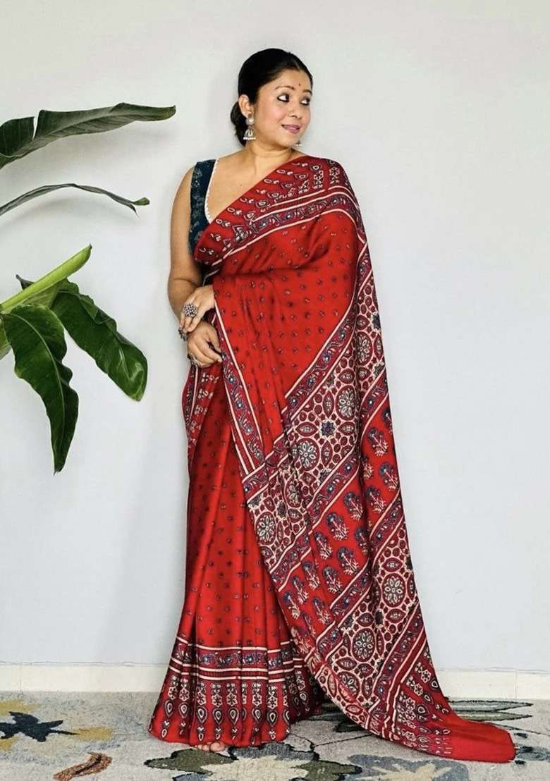 Red Floral Print Model Saree Set - Indya