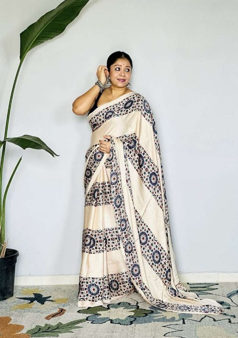 White Floral Print Model Saree Set - Indya