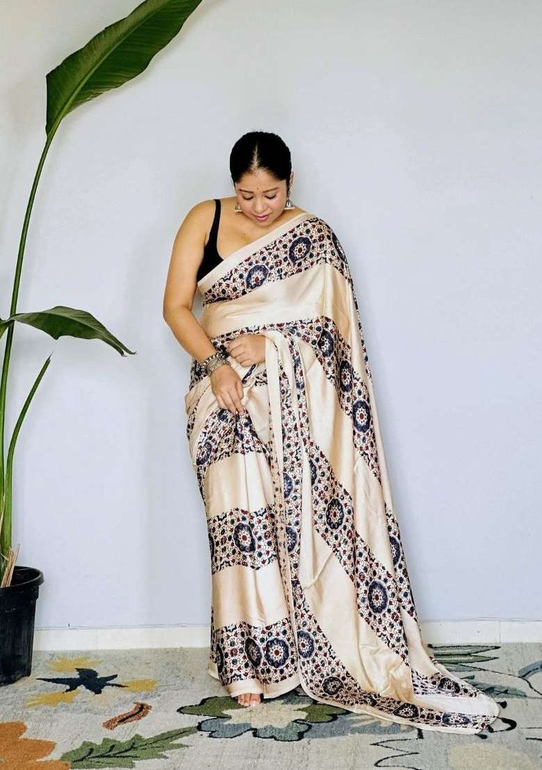 White Floral Print Model Saree Set - Indya