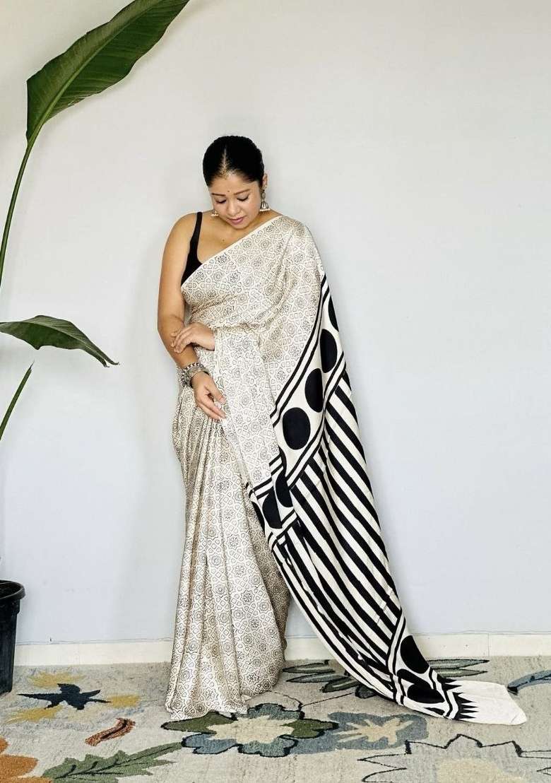 White Floral Print Model Saree Set - Indya