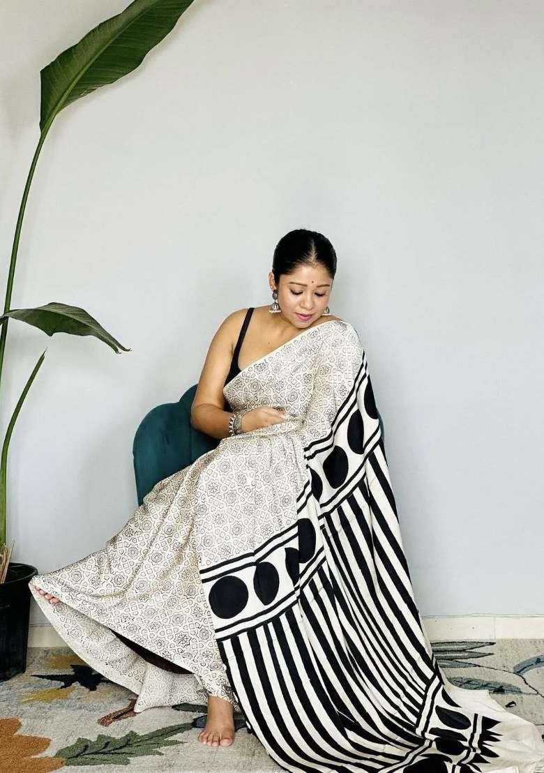 White Floral Print Model Saree Set - Indya