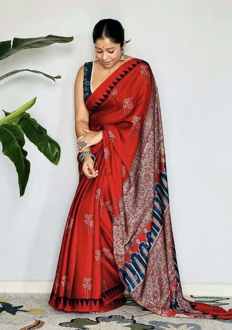 Red Floral Print Model Saree Set - Indya