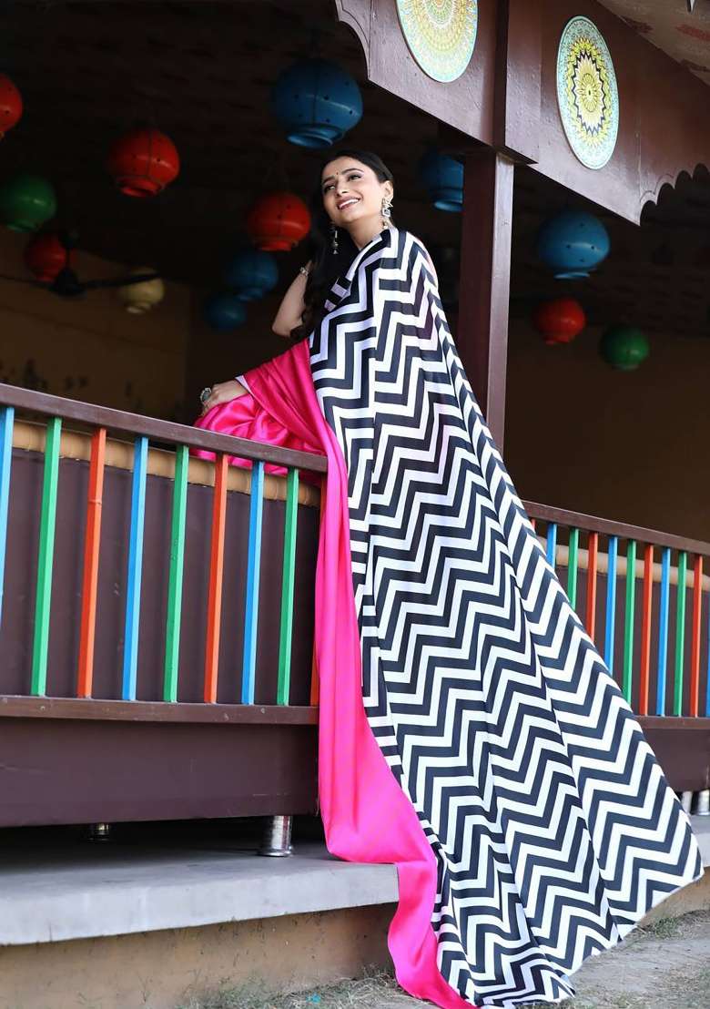 Pink And Black Striped Model Saree Set - Indya