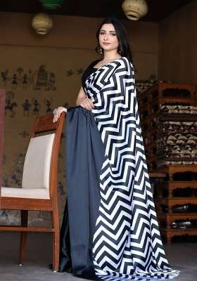 White And Black Striped Model Saree Set